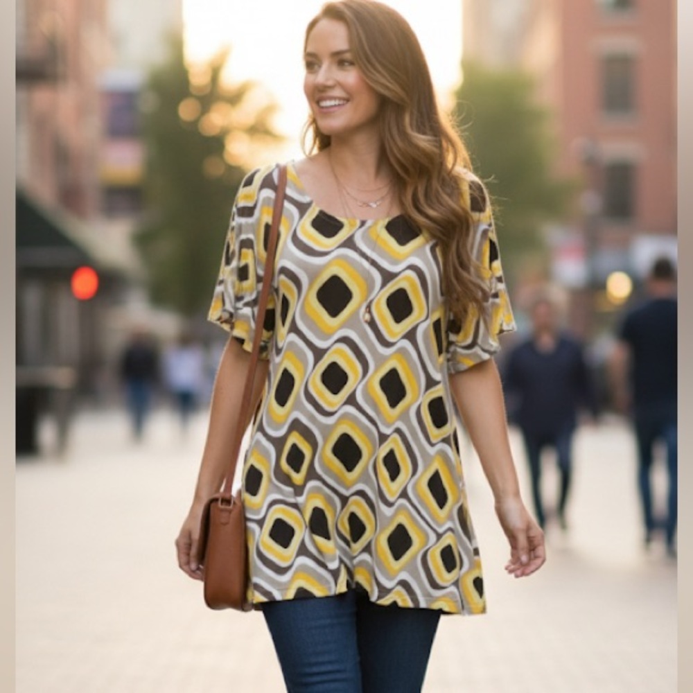 Geometric print top